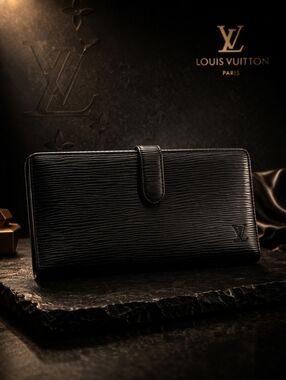Louis Vuitton 2001 Black Epi Long Leather Vintage Leather Kiss Lock Wallet